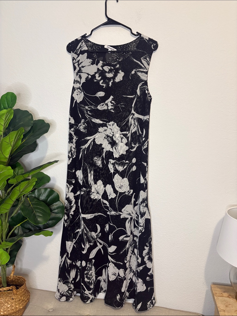 Vintage Reversible Serengeti Black and White Floral Maxi Dress Large